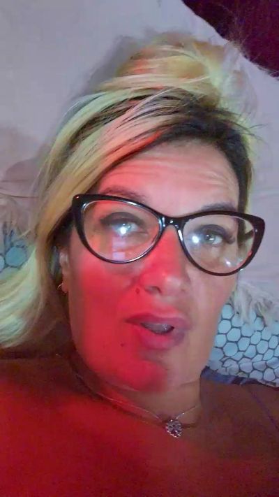 Arianabril live cam on Cam4