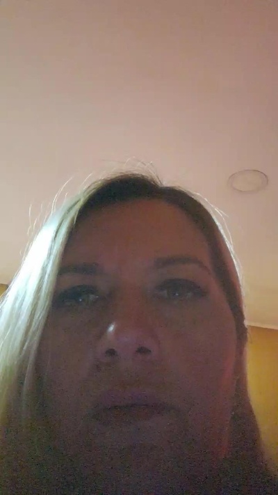 Arianabril live cam on Cam4