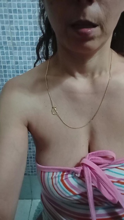 AriannaSecret live cam on Cam4