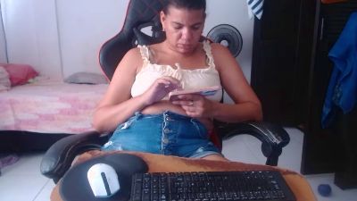 Ariannalovel live cam on Cam4