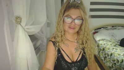 ArianneBlonde live cam on Cam4