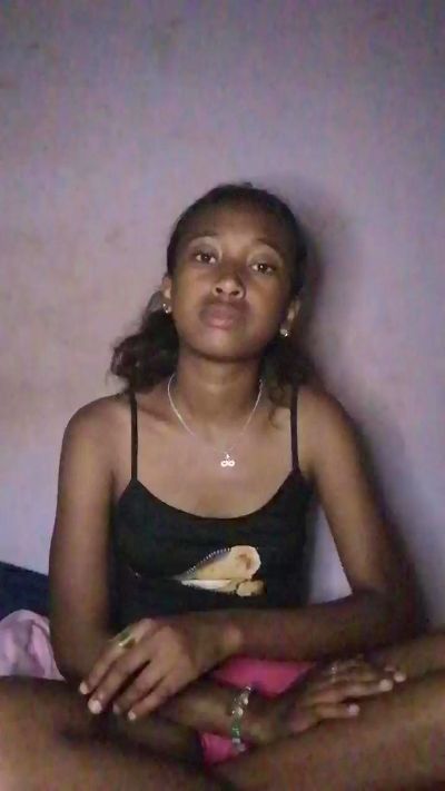 ArielH live cam on Cam4