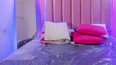 Ariel_Pinnk live cam on Cam4