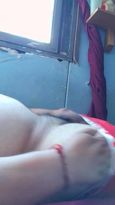 Arielore1004 live cam on Cam4
