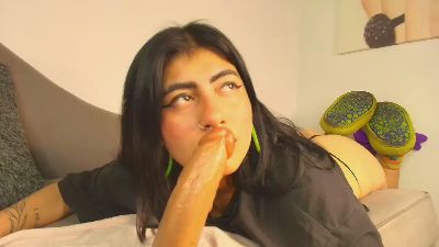 Ariia_Sweett live cam on Cam4