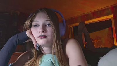 ArlaKuzia live cam on Cam4