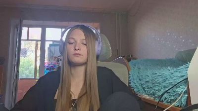 ArlaKuzia live cam on Cam4