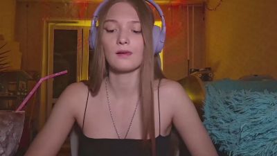 ArlaKuzia live cam on Cam4