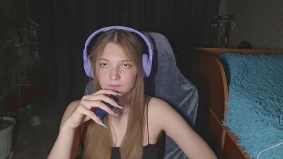 ArlaKuzia live cam on Cam4