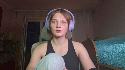 ArlaKuzia live cam on Cam4