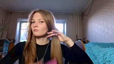 ArlaKuzia live cam on Cam4