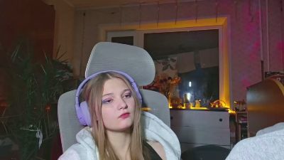 ArlaKuzia live cam on Cam4