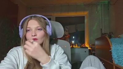 ArlaKuzia live cam on Cam4