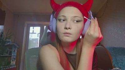 ArlaKuzia live cam on Cam4