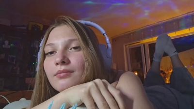 ArlaKuzia live cam on Cam4