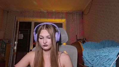 ArlaKuzia live cam on Cam4