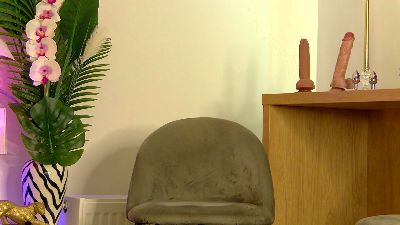 ArminaRed live cam on Cam4