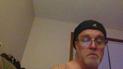 Armyguy8723 live cam on Cam4