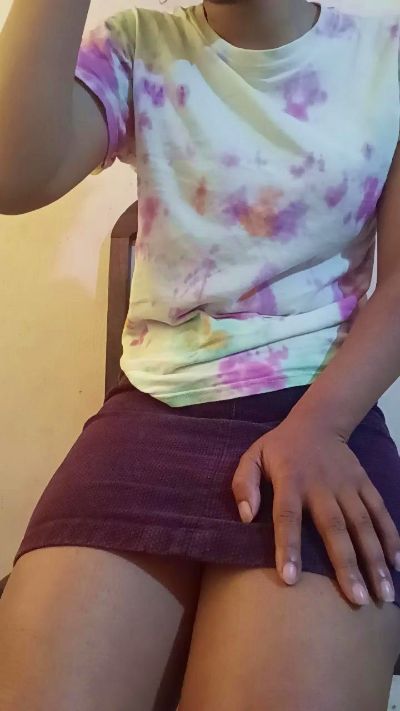 Arnah_ live cam on Cam4