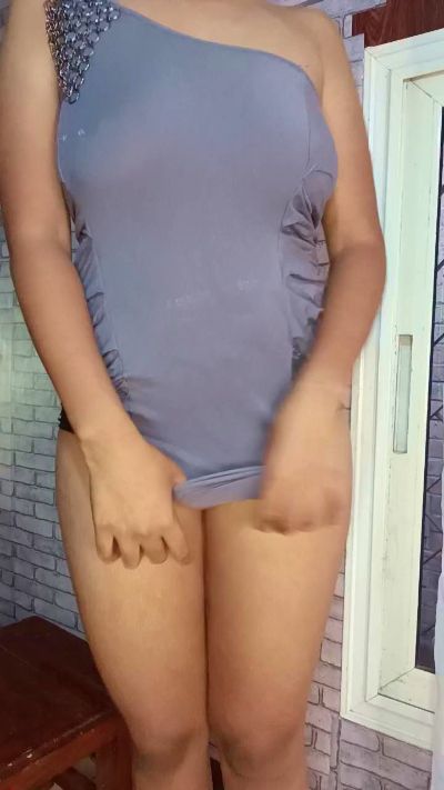 Arnah_ live cam on Cam4