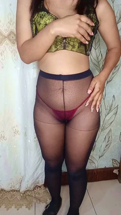 Arnah_ live cam on Cam4