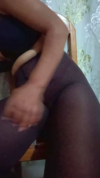 Arnah_ live cam on Cam4