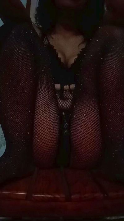 Arnah_ live cam on Cam4