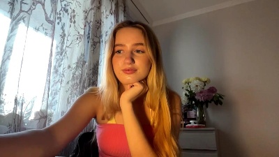ArnetteBregon live cam on Cam4