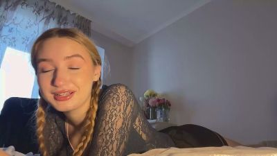 ArnetteBregon live cam on Cam4