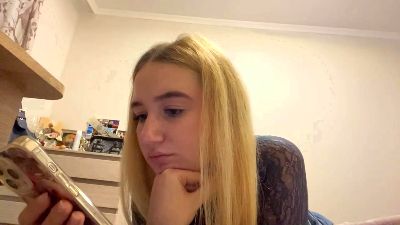 ArnetteBregon live cam on Cam4