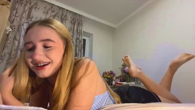 ArnetteBregon live cam on Cam4