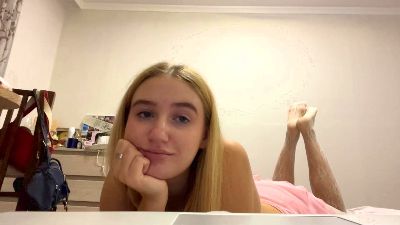 ArnetteBregon live cam on Cam4