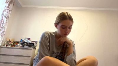 ArnetteBregon live cam on Cam4