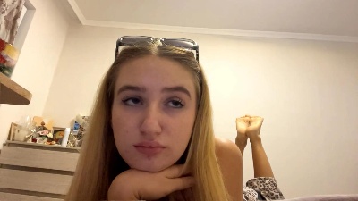 ArnetteBregon live cam on Cam4