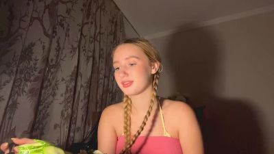 ArnetteBregon live cam on Cam4