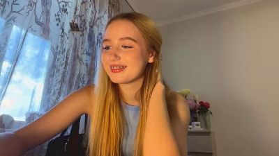 ArnetteBregon live cam on Cam4