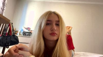 ArnetteBregon live cam on Cam4
