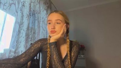 ArnetteBregon live cam on Cam4