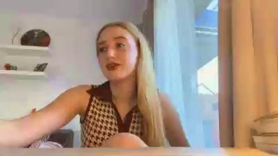 ArnetteBregon live cam on Cam4