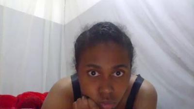 Arominahh live cam on Cam4