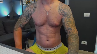 AronGrant live cam on Cam4