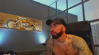 AronGrant live cam on Cam4
