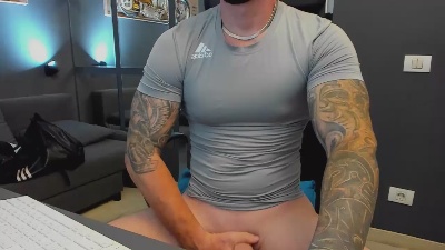 AronGrant live cam on Cam4
