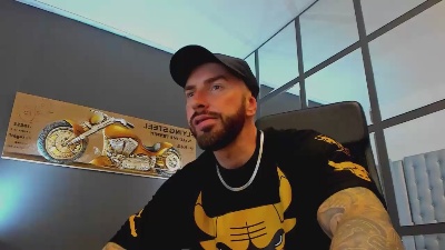 AronGrant live cam on Cam4