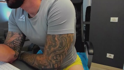 AronGrant live cam on Cam4
