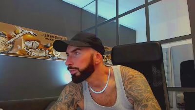 AronGrant live cam on Cam4