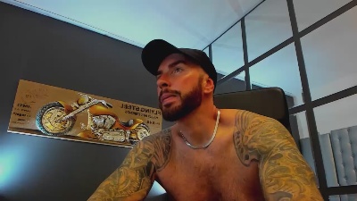 AronGrant live cam on Cam4
