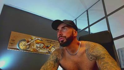 AronGrant live cam on Cam4