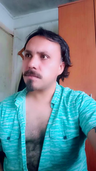 Arpad333 live cam on Cam4