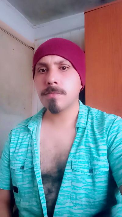 Arpad333 live cam on Cam4